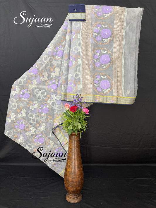 Front View: Beautiful Silver Grey Zari Kota Saree with Lavender Floral Jaal