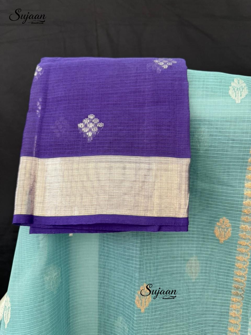 Blouse View: Contrast Blouse Saree