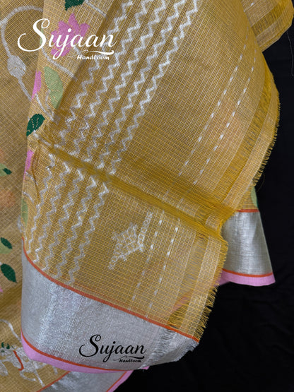 Close up View: Yellow & Pink Contrast