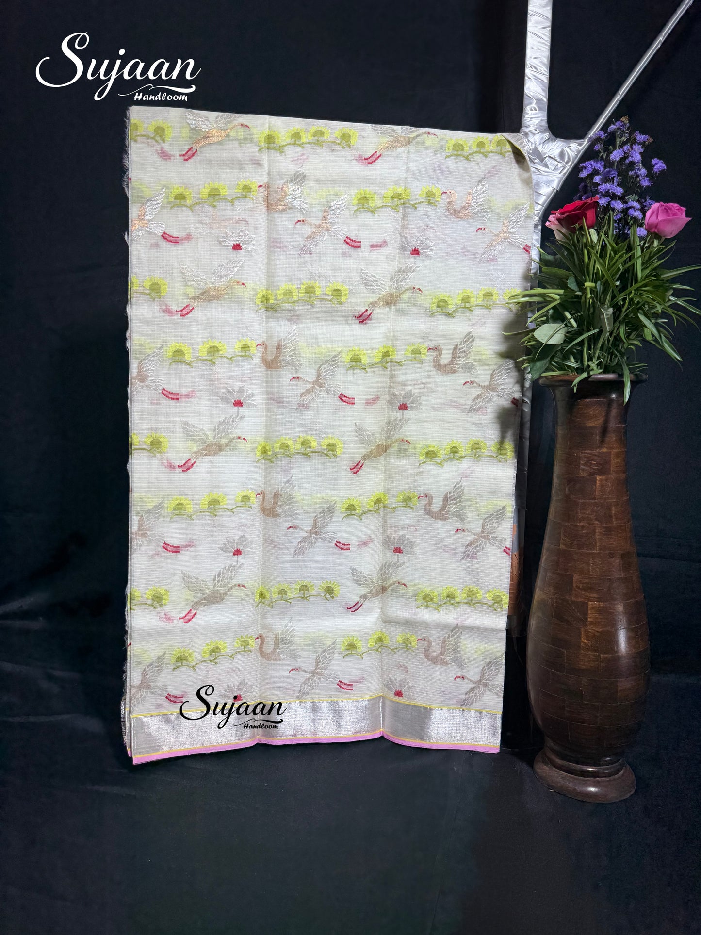 Close up View: easy drape saree