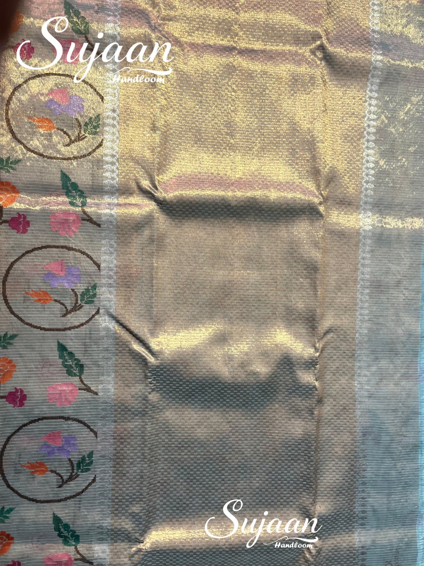 Pallu View: Metallic Saree